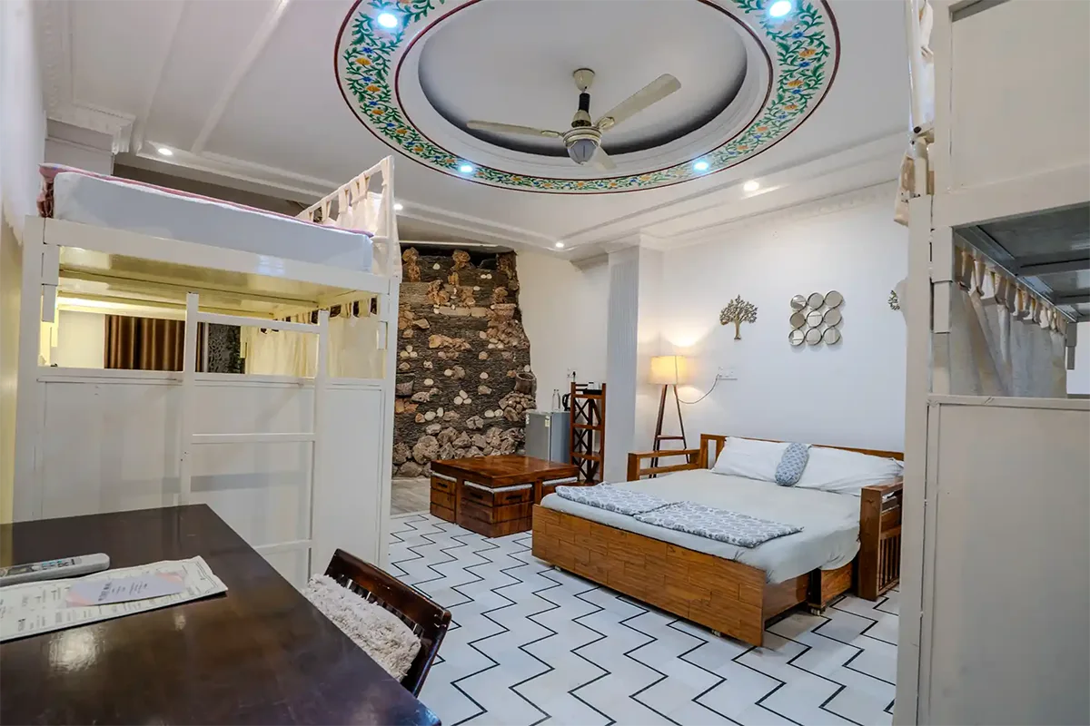 Lefort Deluxe Family Room for Group